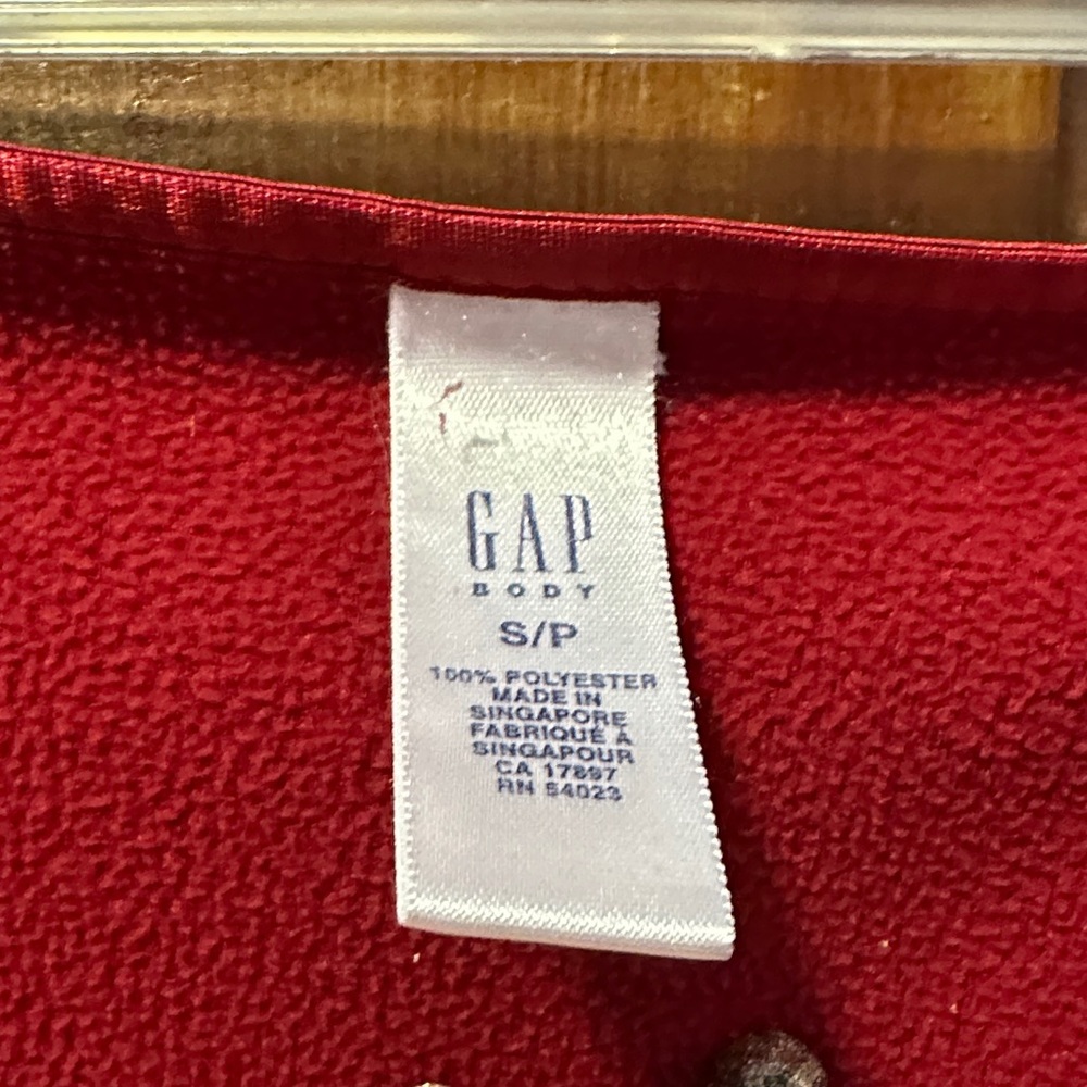 GAP Red Pajama Set with Snowflake Pattern - Picture 2 of 6